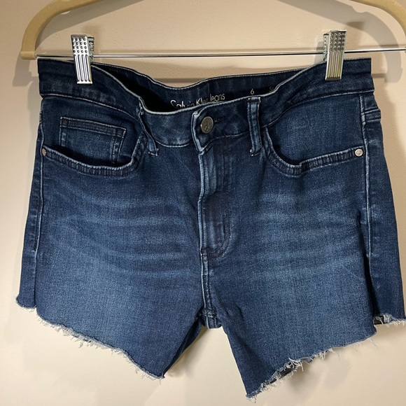 Calvin Klein Women’s Frayed Jean Shorts - Picture 1 of 2